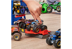 Monster Jam 1:64 Monster Garage Playset